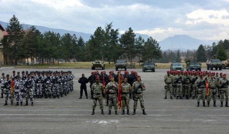 Ο «Μακεδονικός Στρατός» που παρατάσσει ο Ζ. Ζάεφ μέσα σε πανηγυρικό κλίμα, ελέω Ν.Κοτζιά